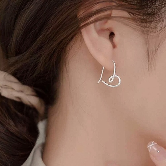 GlitzBlitz Boutique Jewelry - Any 3/$25! Silver Textured Heart Threader Earrings